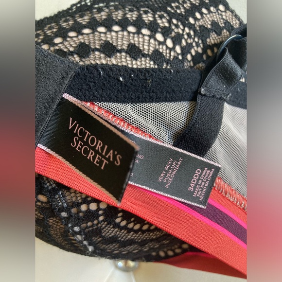 Victoria’s Secret Bra - Picture 2 of 2